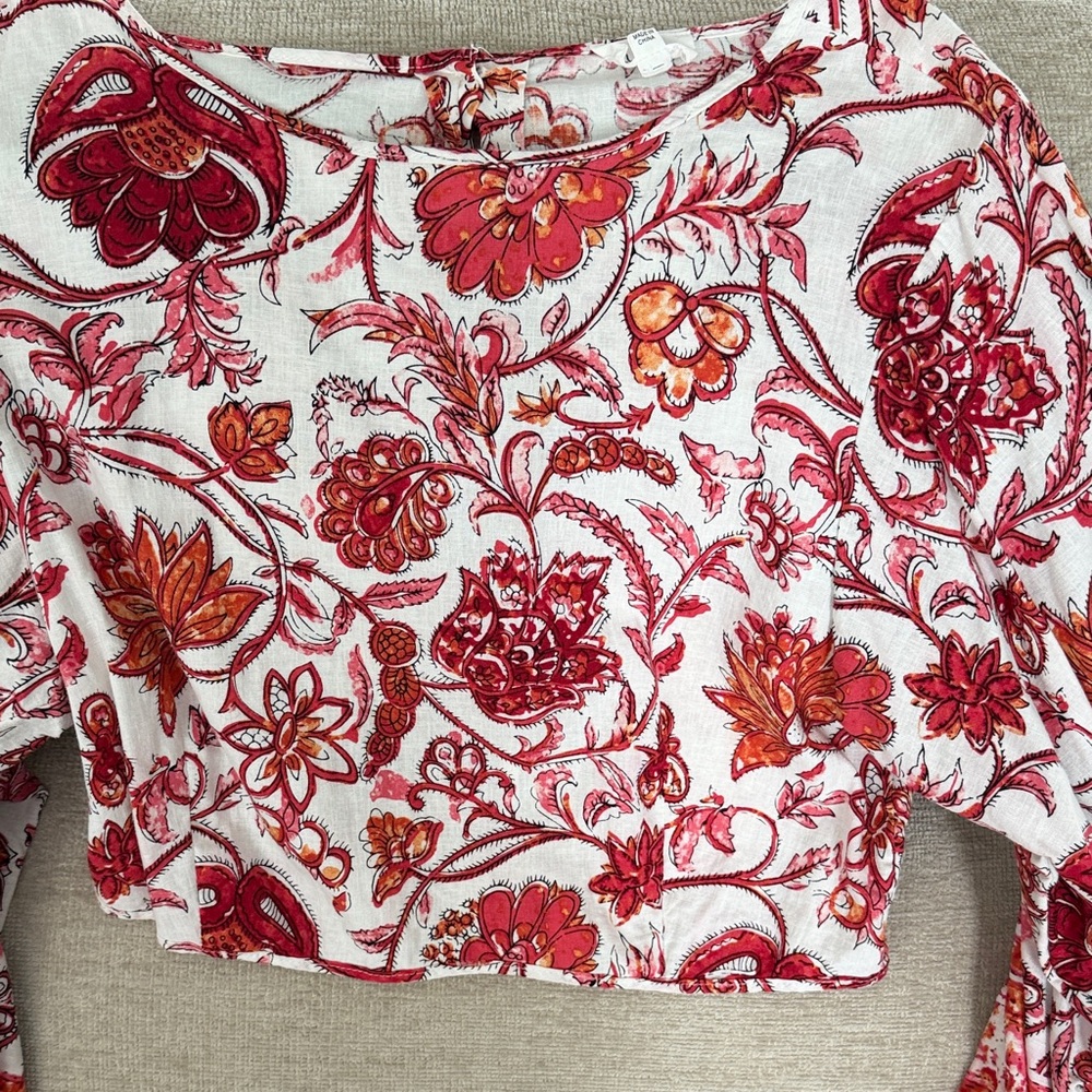 Nicole Miller Floral Red and Cream Crop Top Medium New